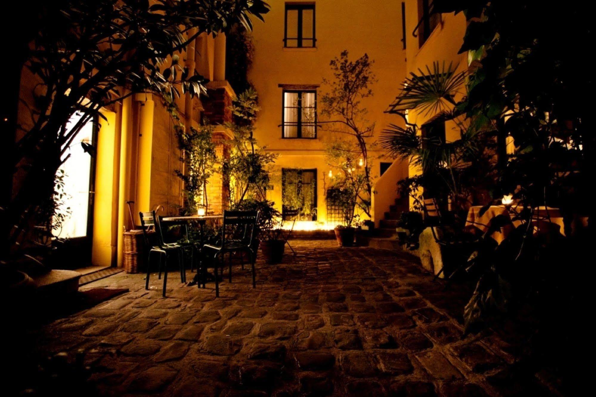 Hotel De La Tulipe Paris Exterior photo